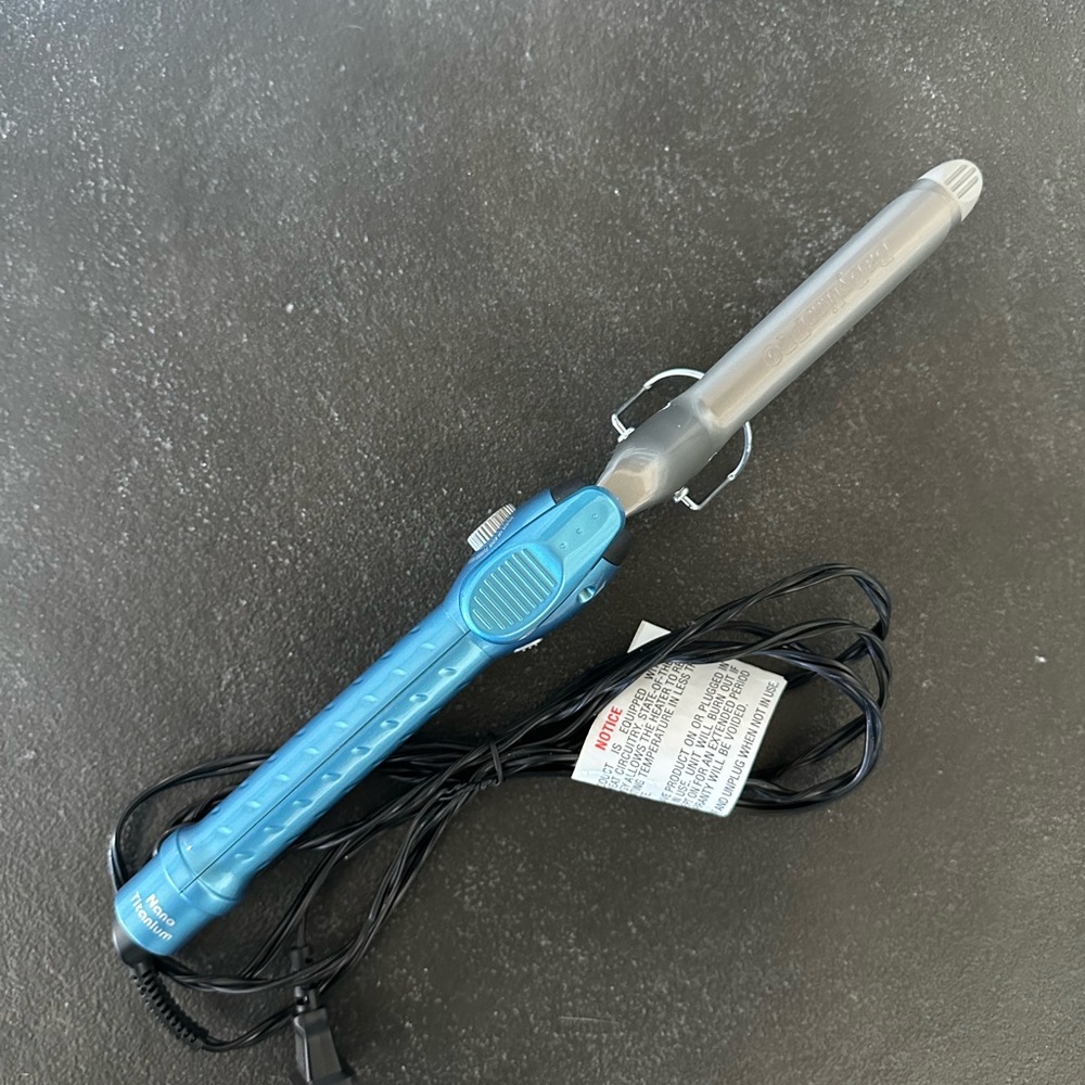 BaByliss Pro Nano Titanium Curling Iron 0.75” Blue